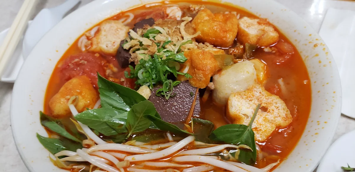 chicken curry with vermicelli 咖哩雞檬